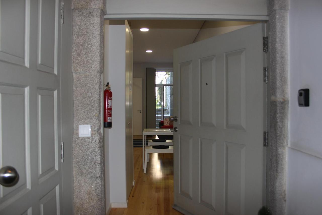 Practical And Comfortable With Garden Apartment Porto