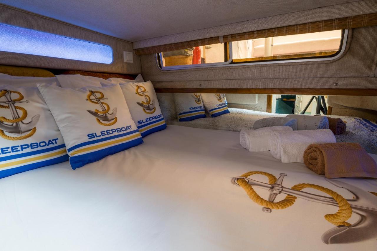 Sleepboat Barco Botel *