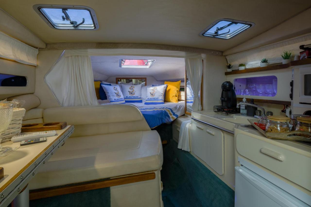 Sleepboat Barco Botel *