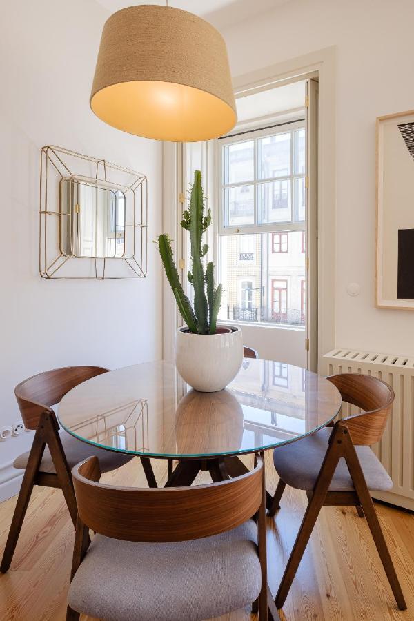Boutique Rentals- The Ribeira***** Great Views * Porto