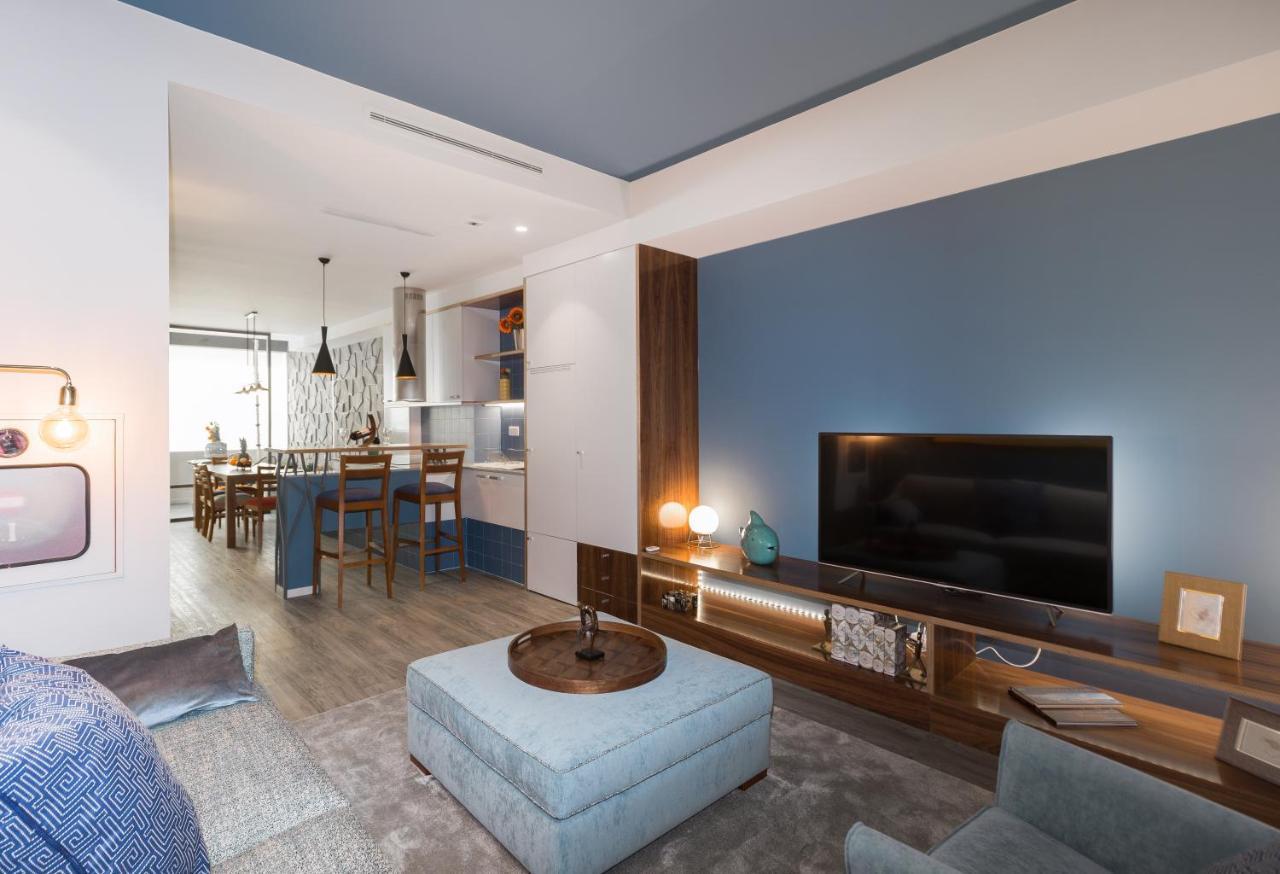 Charming Luxurious Flat With Garage By Host Wise *