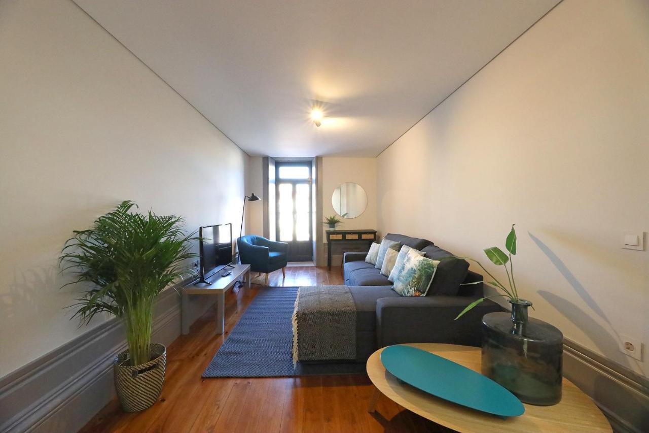 Apartment Flh Lovely Flat With Balcony