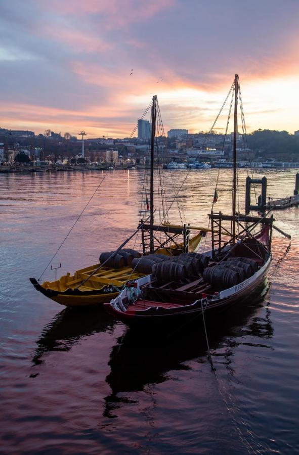 Botel Sleepboat Yacht *