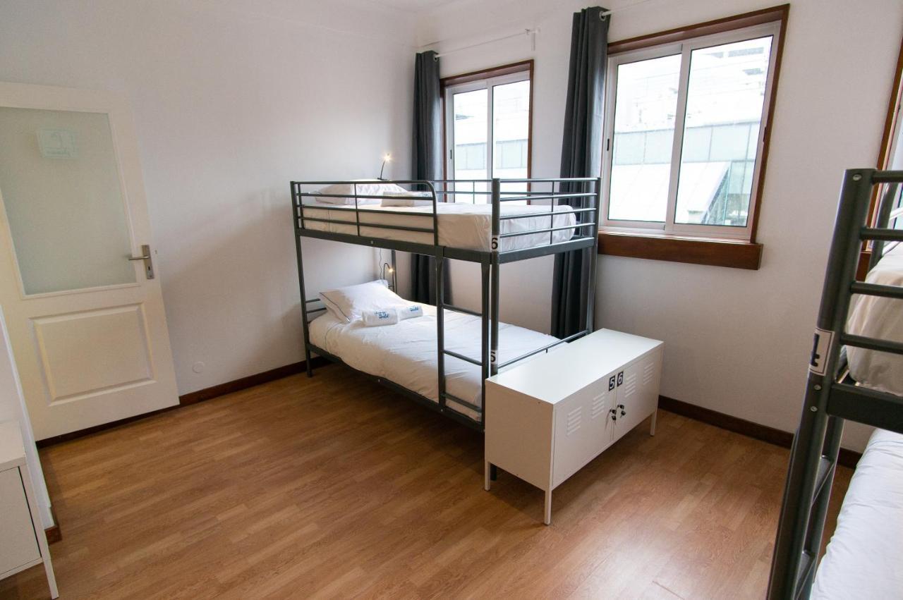 Change The World - - Santa Catarina Hostel Porto