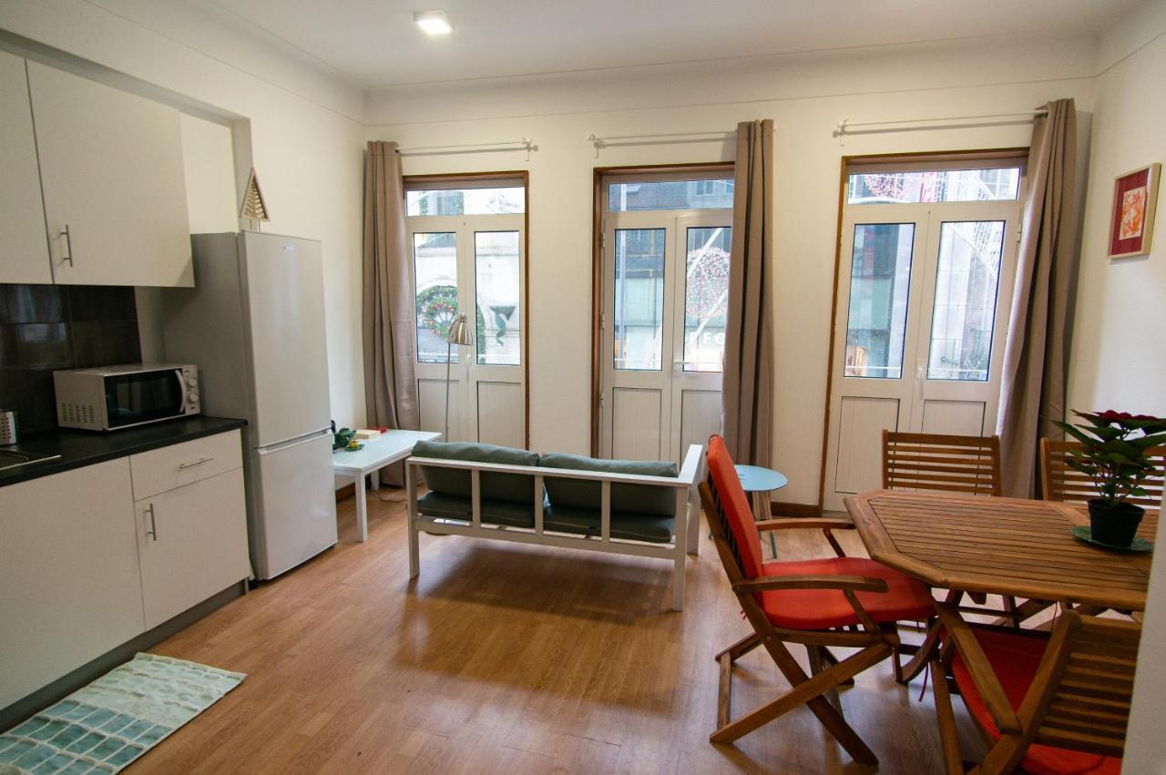Change The World - - Santa Catarina Hostel Porto