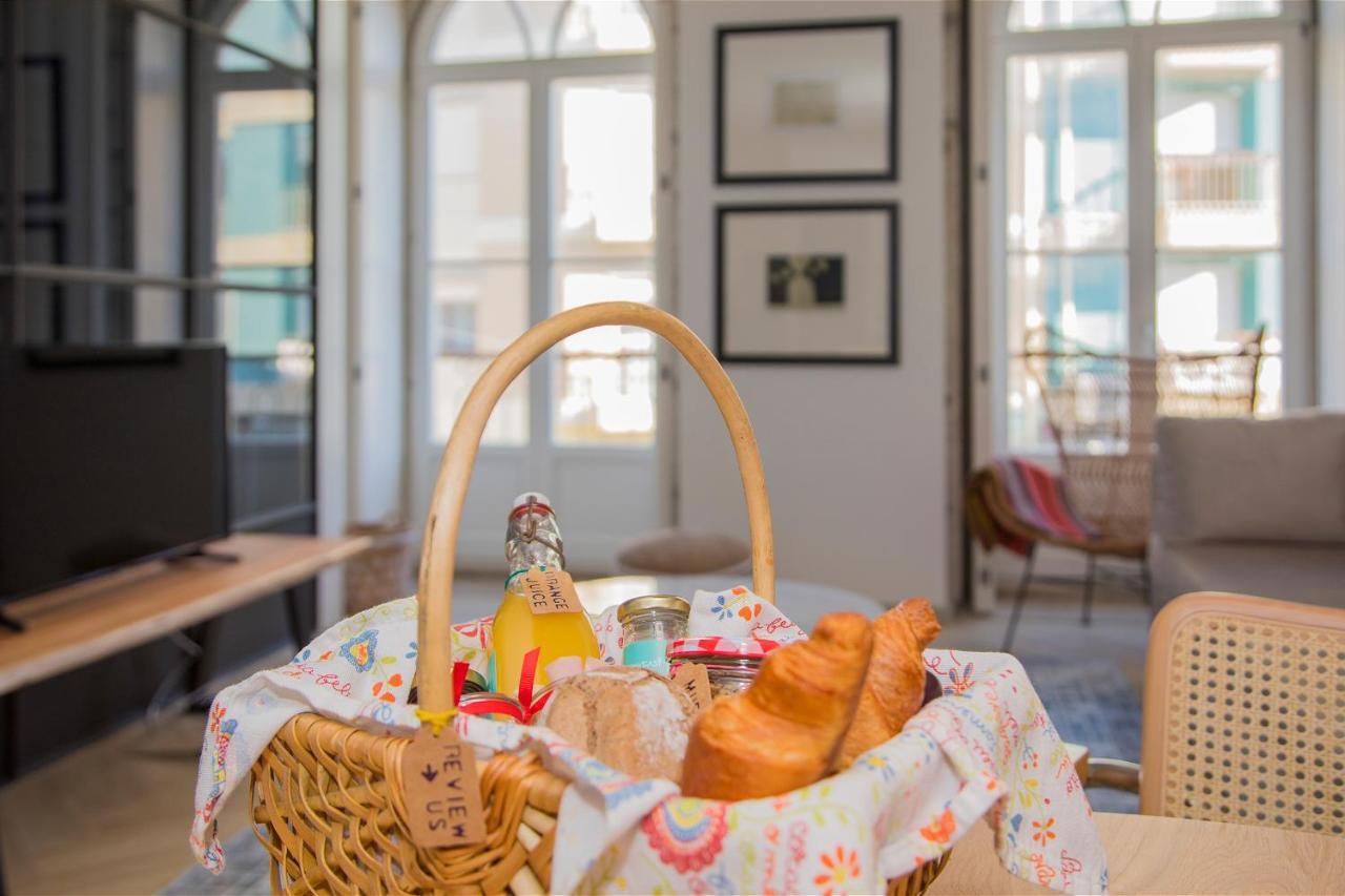 Liiiving In - Luxury Beachfront Porto