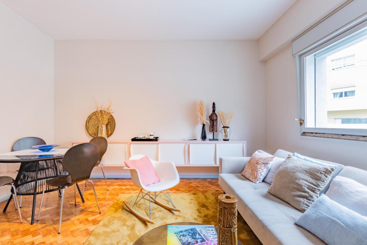 Unique Modernist Duplex & Parking Apartment