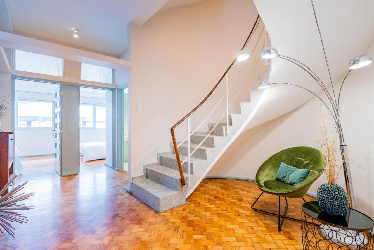 Unique Modernist Duplex & Parking *