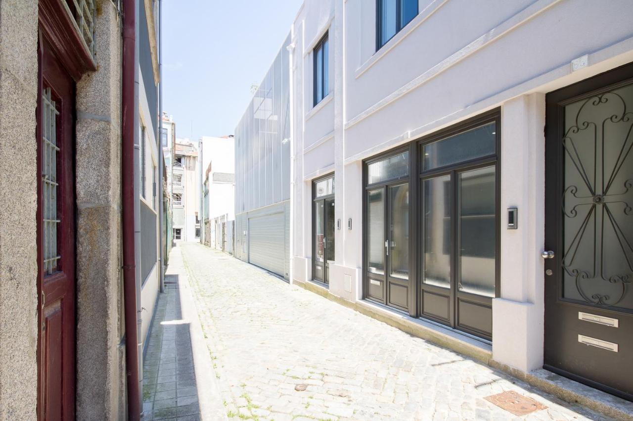 Downtown Terrace Flat With Ac And Patio - Feel Like A Local