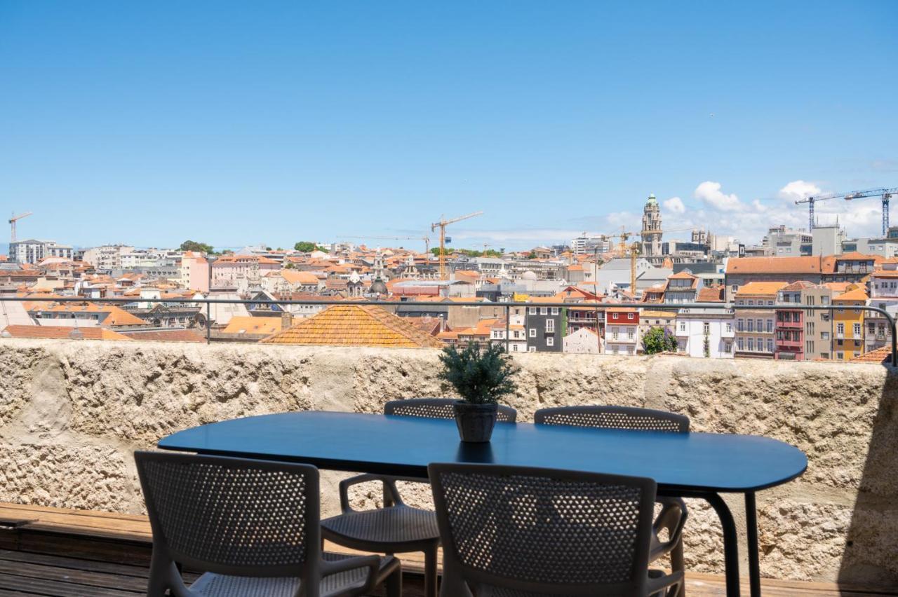 Rooftop Balcony At Historic Center *