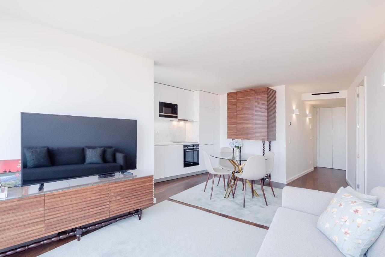 Boutique Rentals- Bliss By The Sea Apt- Ocean Views In Foz * Porto