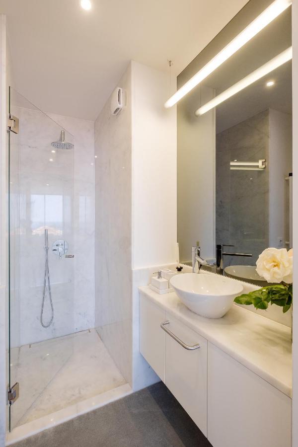 Boutique Rentals- Bliss By The Sea Apt- Ocean Views In Foz Porto