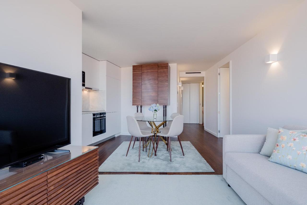 Boutique Rentals- Bliss By The Sea Apt- Ocean Views In Foz Apartamento Porto