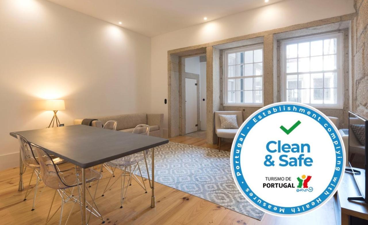 Apartment Downtown Almada Loft Porto