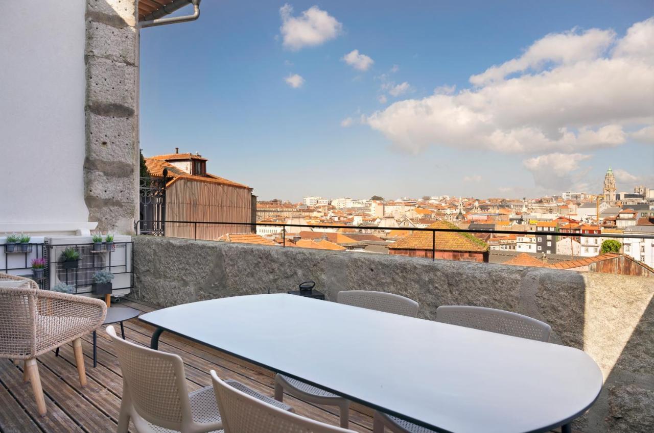 Rooftop Balcony At Historic Center Apartment Porto