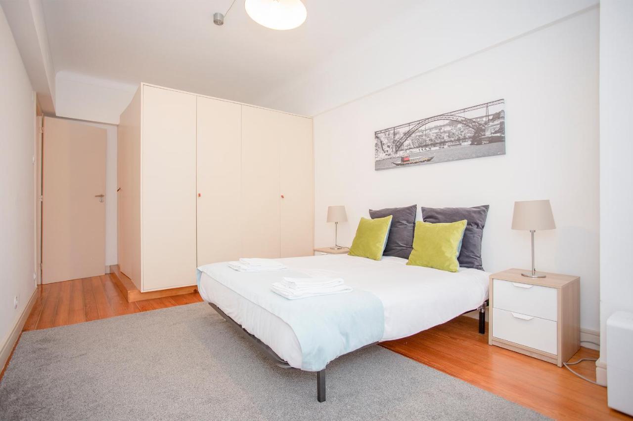 Liiiving In | Light Spacious Apartment Porto