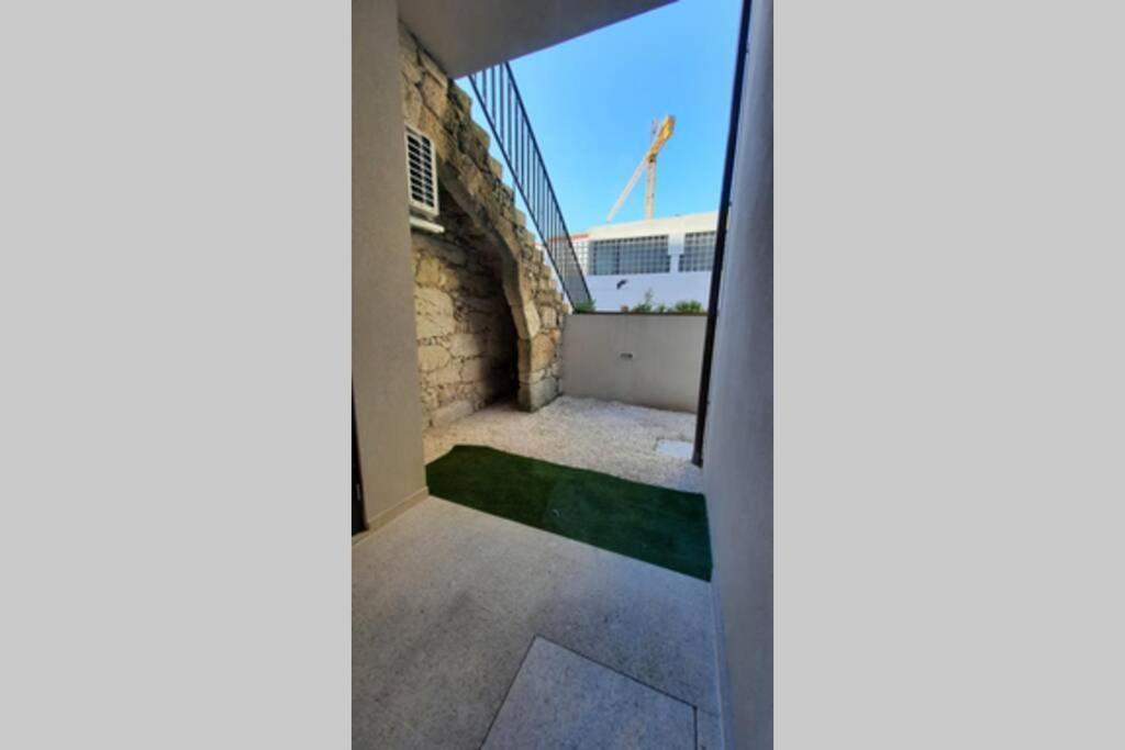 Apartment Unique - With Private Patio