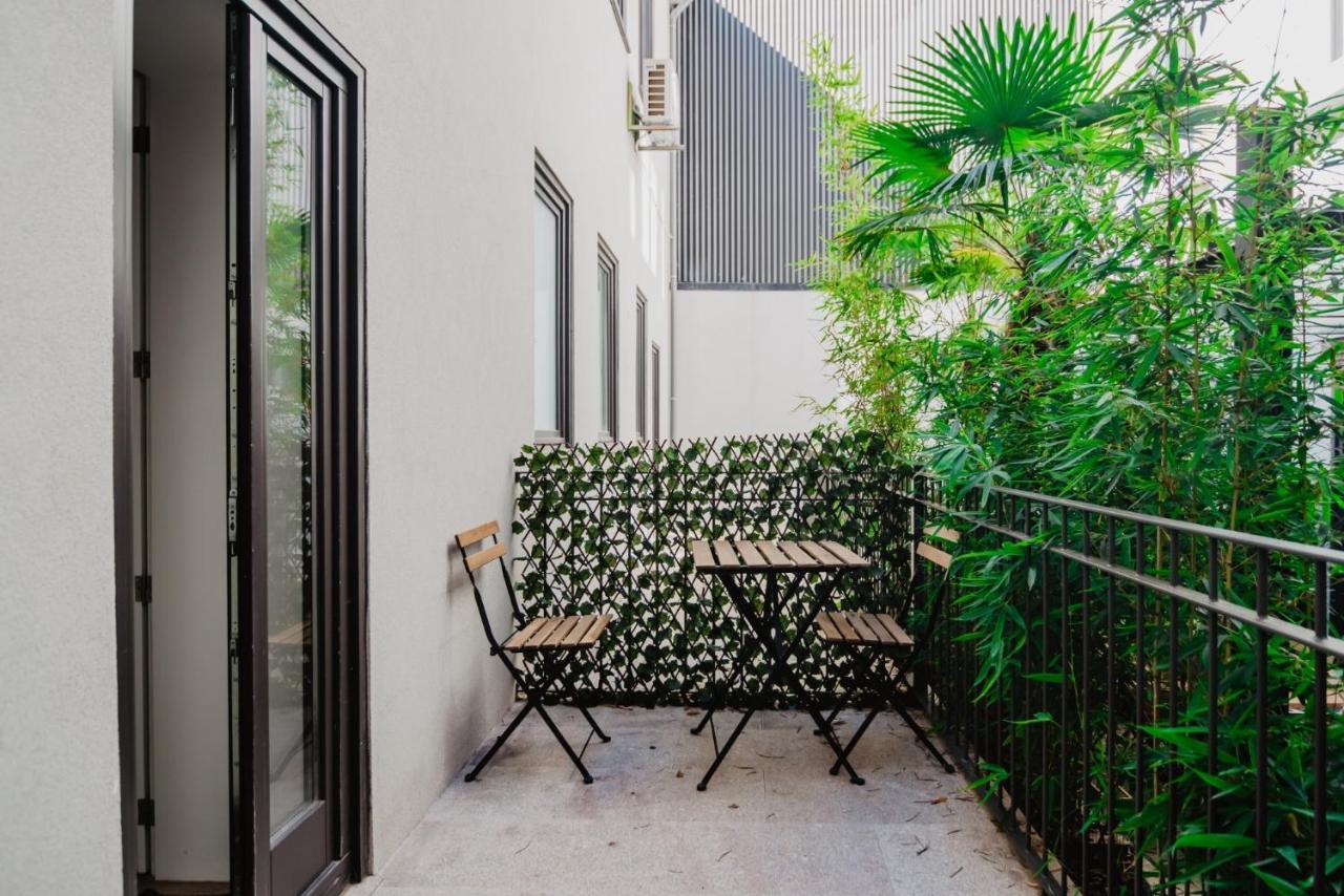 Apartment Downtown Terrace Flat With Ac And Patio - Feel Like A Local