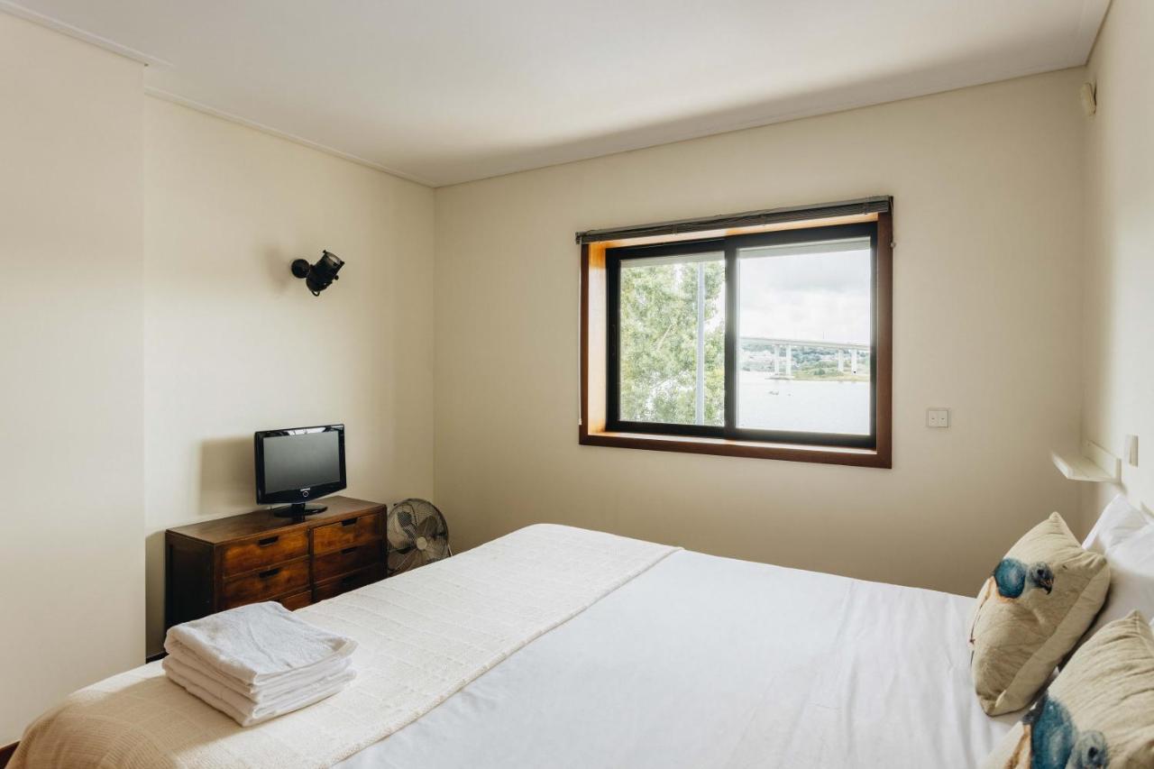 Riverfront Haven Family's Choice With Free Garage Apartment *