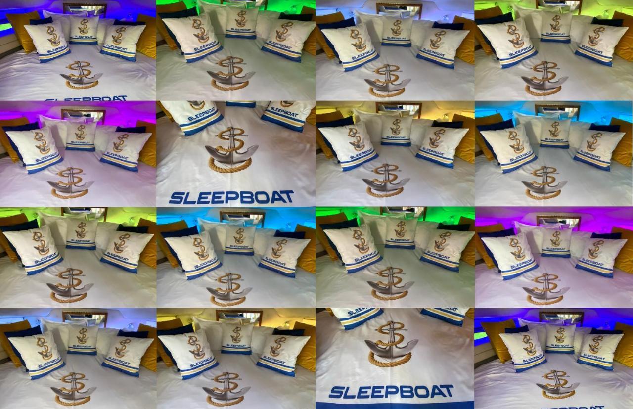 Sleepboat Barco Botel Porto