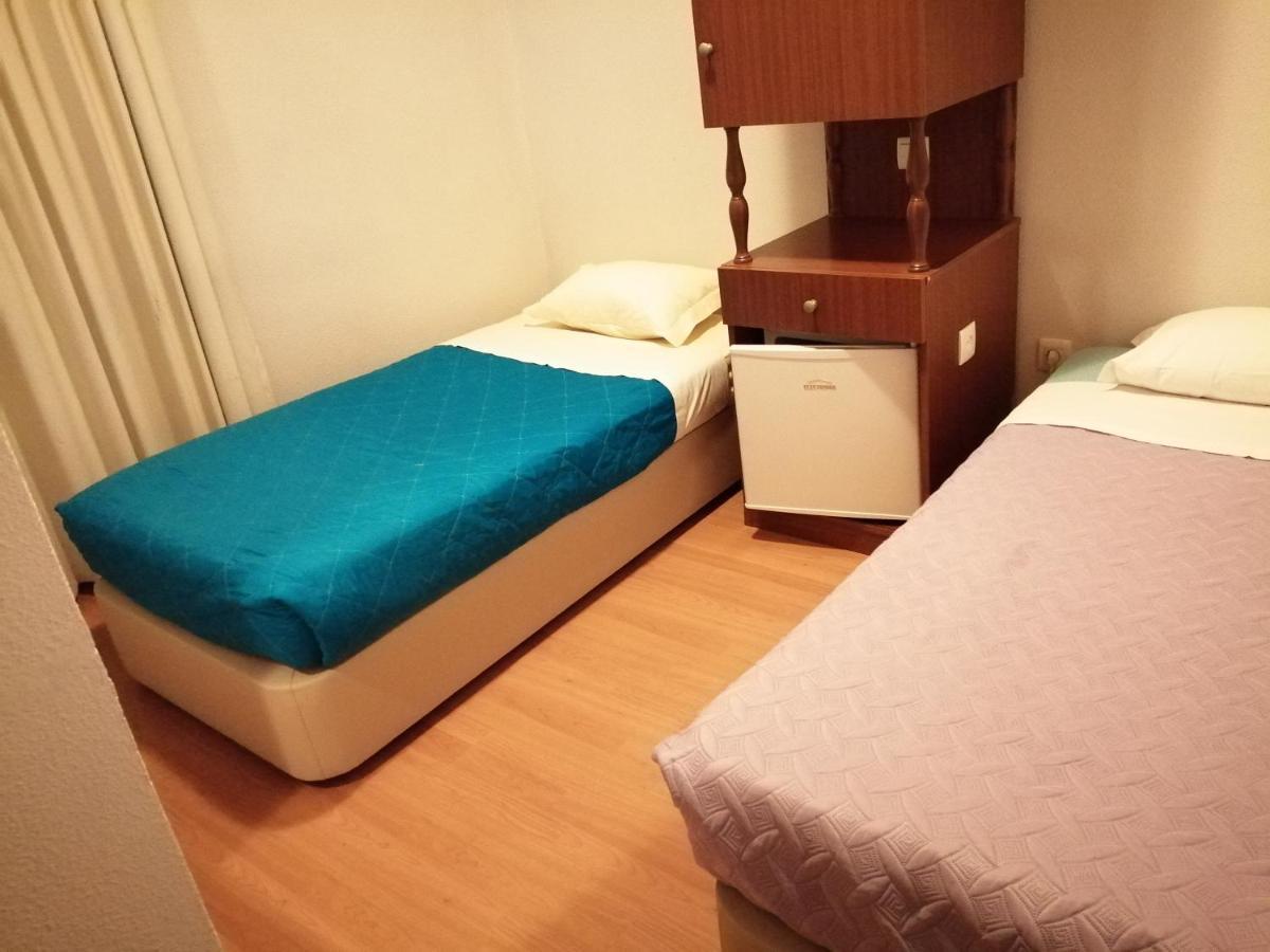 Residencia Vale Formoso Guest house