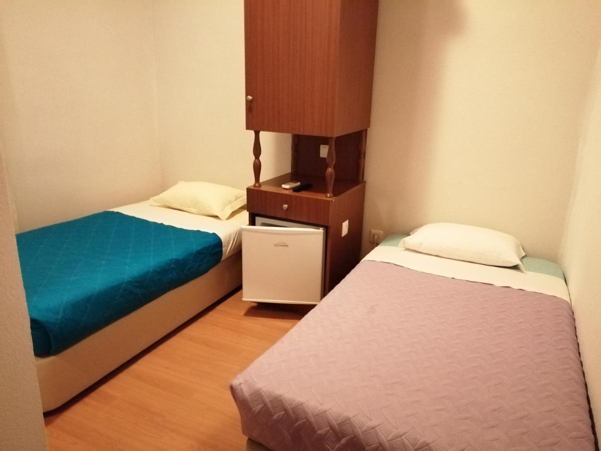 Residencia Vale Formoso Guest house