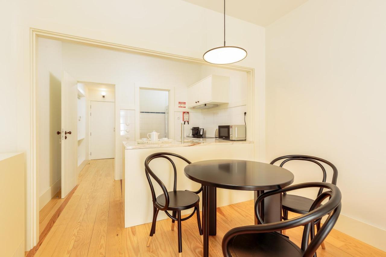 Youropo - Flores Apartment