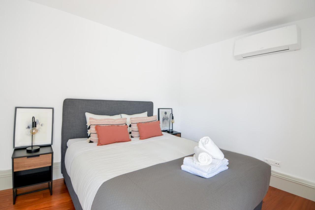 Free Parking - Aliados 107 Liberty Square Apartment Porto