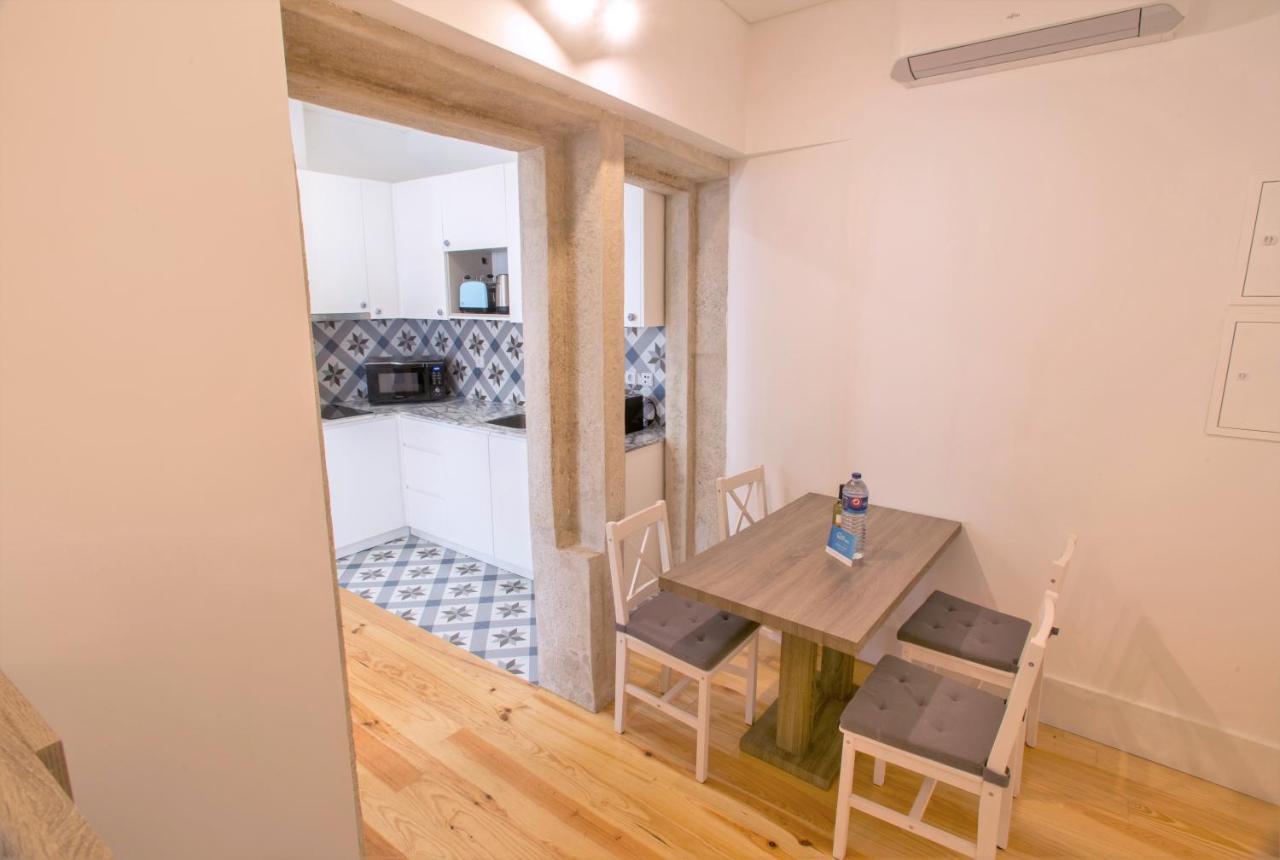 Apartment Janelas De Sao Bento 3 By Hosts
