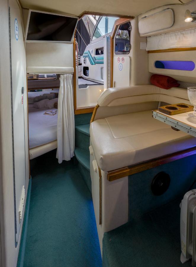 Botel Sleepboat Barco *