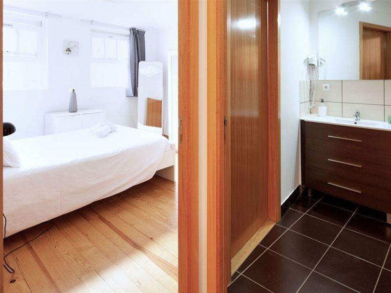 Entreparedes Apartment