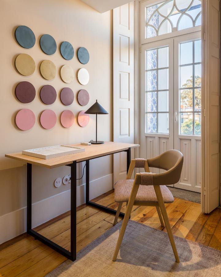 Gallery *