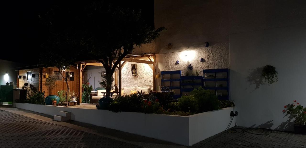 Ferienhaus Luxurious Pink House And Parking Porto