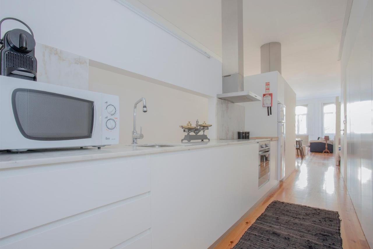 Liiiving In | Bolhao Market Apartment *
