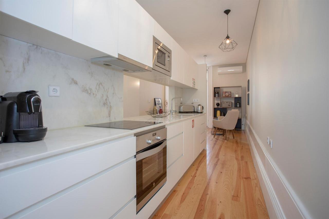 Liiiving In | Bolhao Market Apartment *