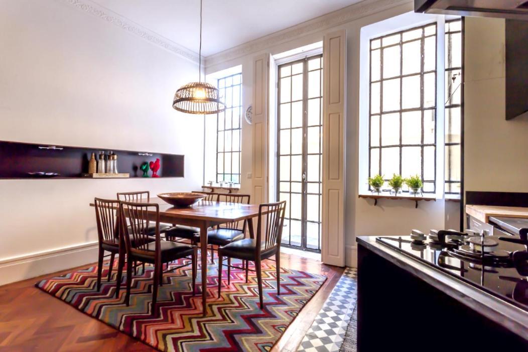 Vintage Downtown With Patio Apartment *