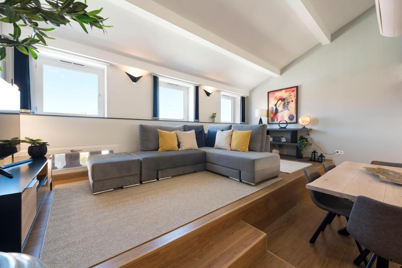 Modern Loft With Ac In Downtown By Lovelystay