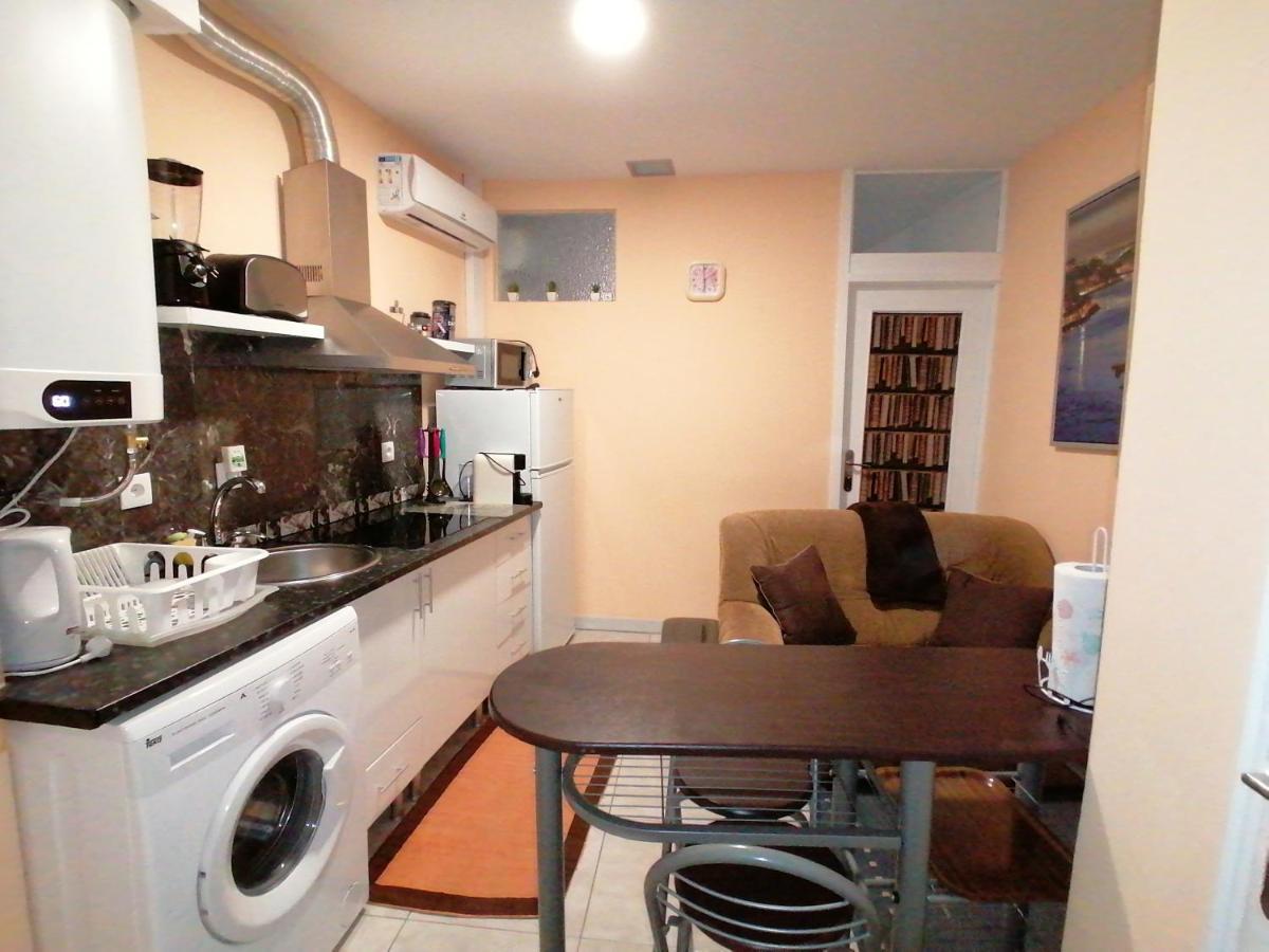 Apartment House Romantic R/c Left