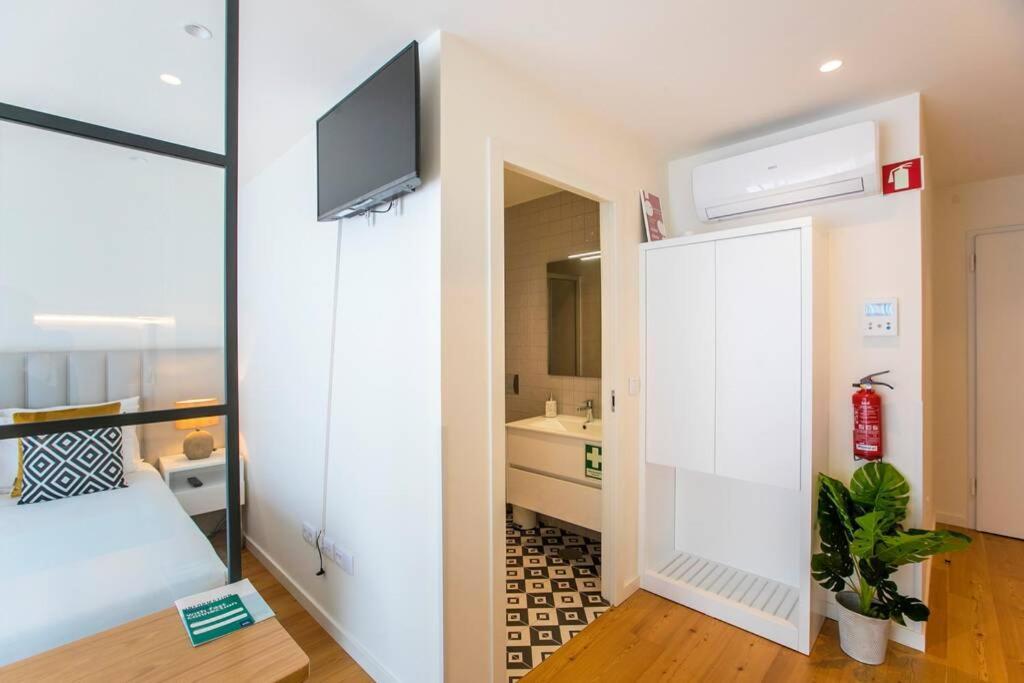 Magic Studio W/ Wi-fi & A/c