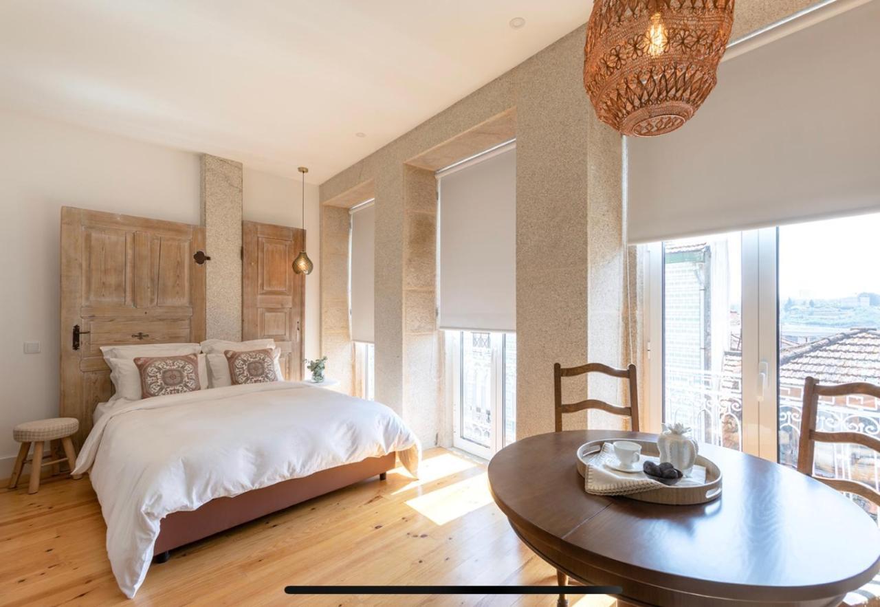 Light Cozy Studio In Bonfim With Romantic Balcony *