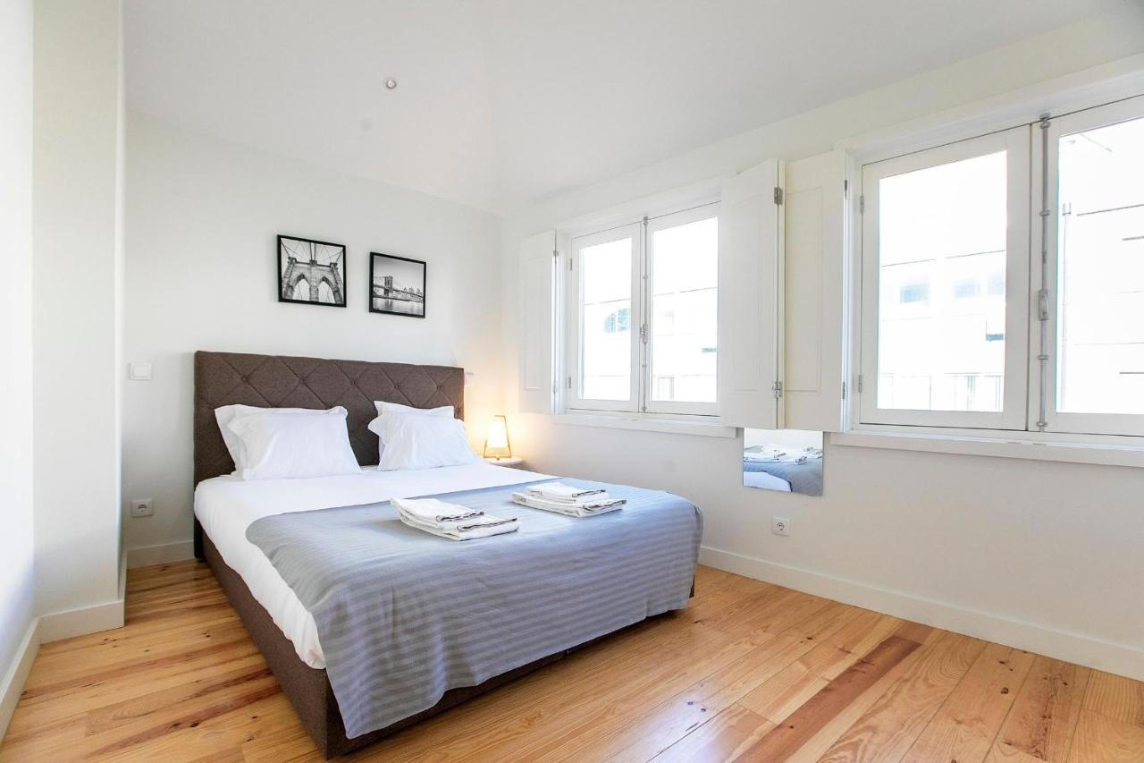 Lovelystay - Cozy 1br In Santa Catarina W/ Balcony Apartment Porto