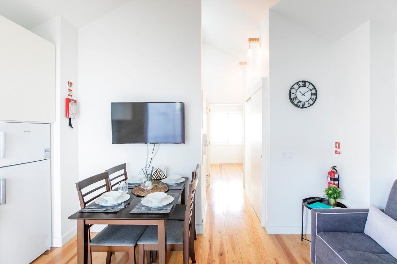 Lovelystay - Cozy 1br In Santa Catarina W/ Balcony Porto