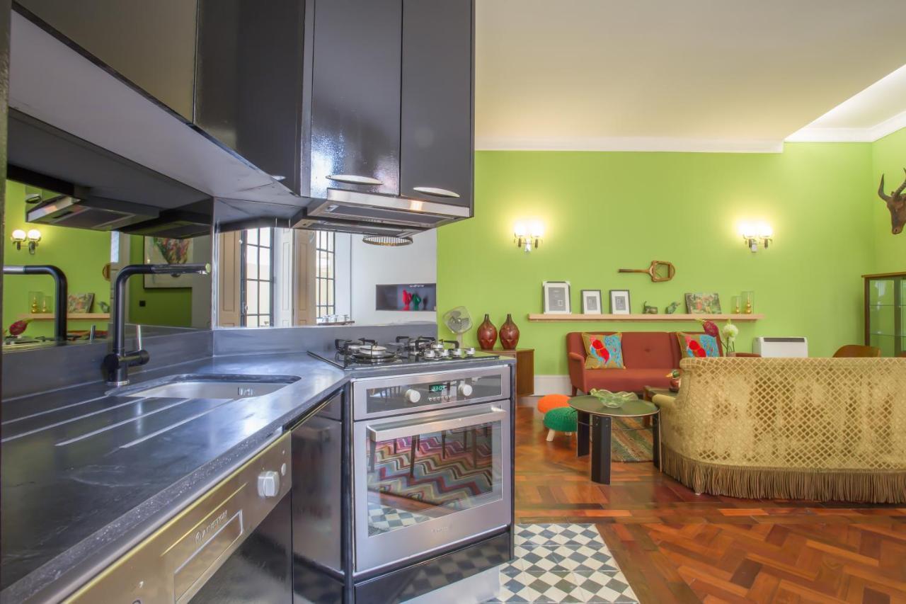Vintage Downtown With Patio Apartment