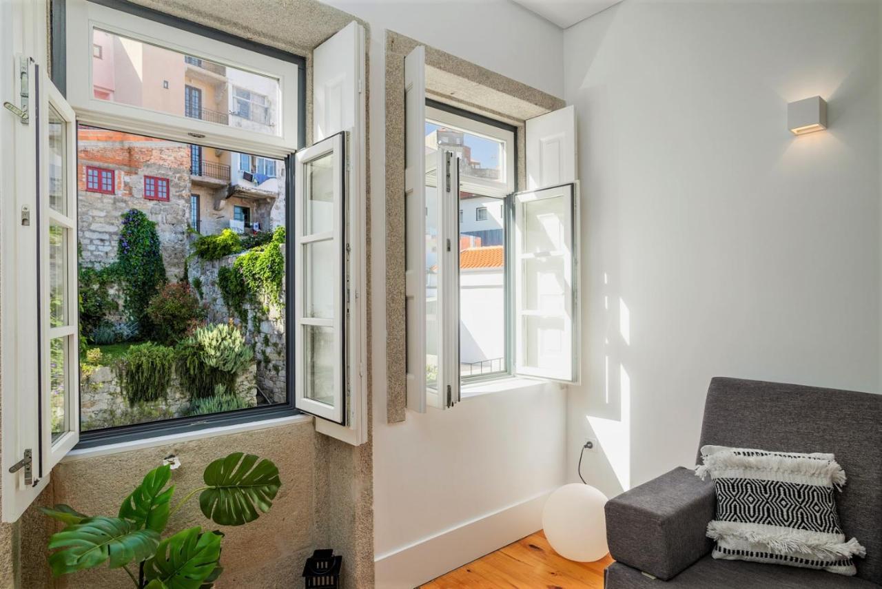 Flores Street Apartment *