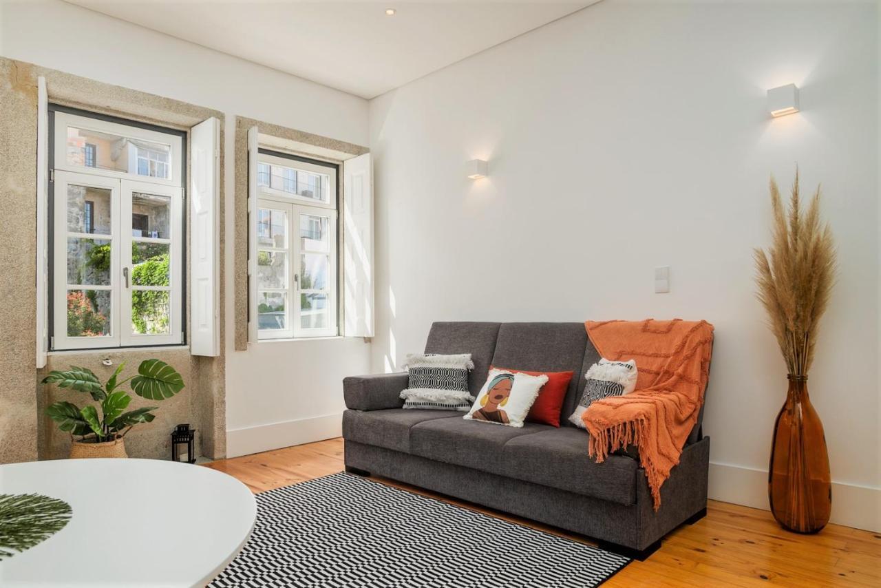 Flores Street Apartment