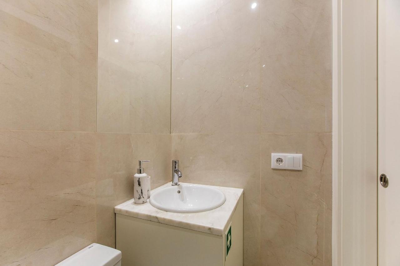 Lovelystay - Cozy 1br In Santa Catarina W/ Balcony * Porto