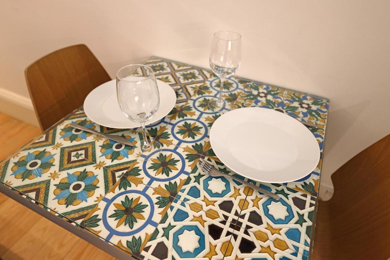 Flh Traditional With Terrace Apartment