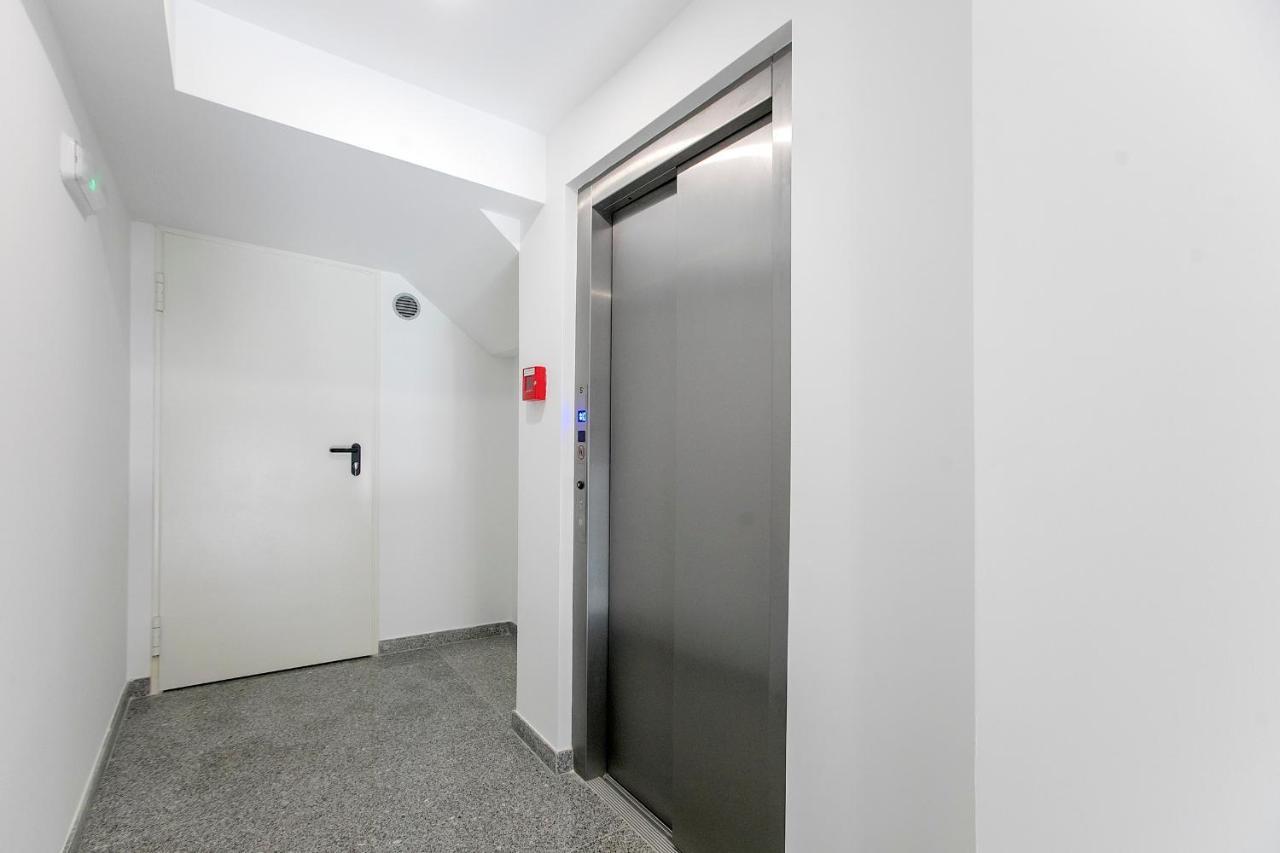 Newly Renovated Cozy Loft W/ Ac By Lovelystay