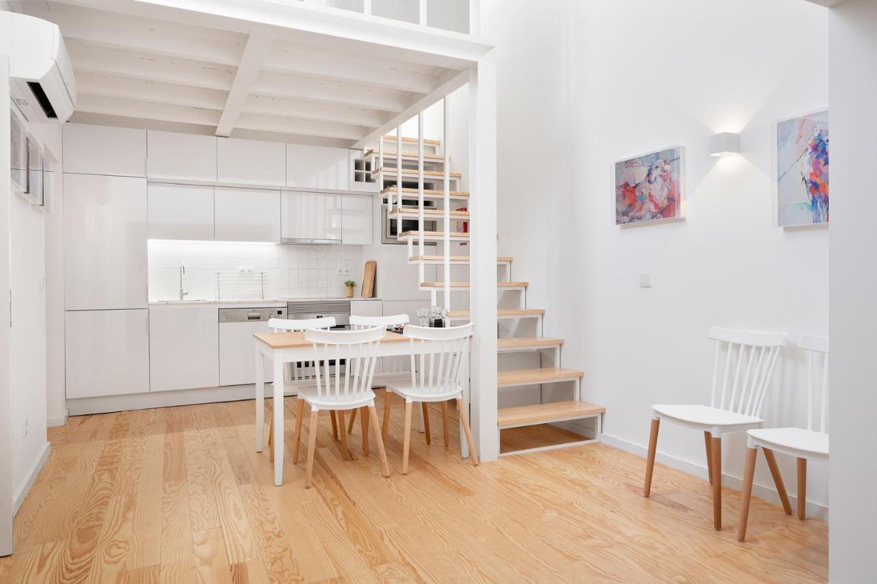 Classic Terrace Apartment