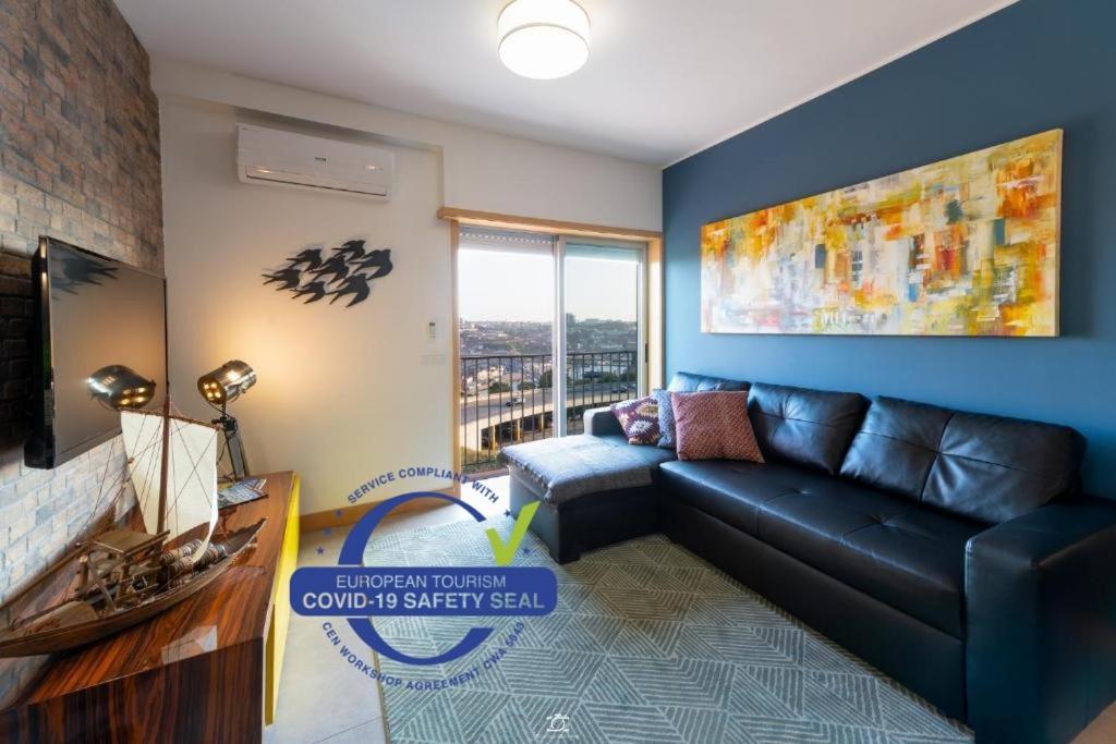 Cathedral Apartment *